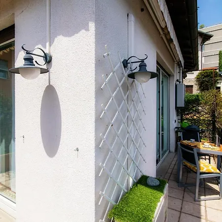 Now - By My In コモ