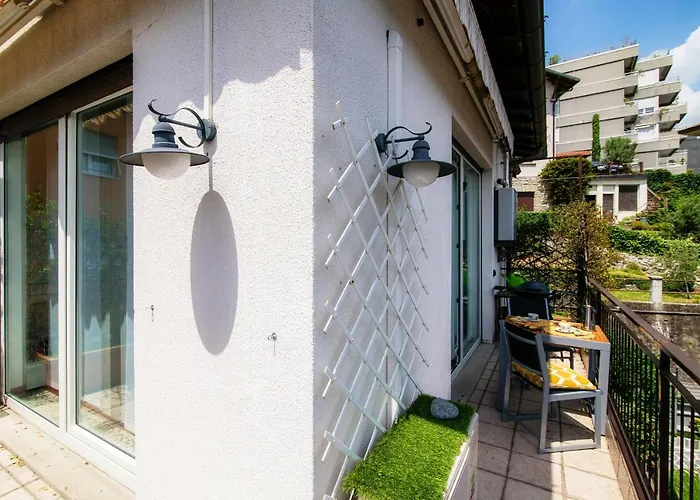 Now - By My In コモ